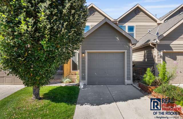 Beautiful 2 Bed 2.5 Bath Townhouse in West Fort Collins! photos photos