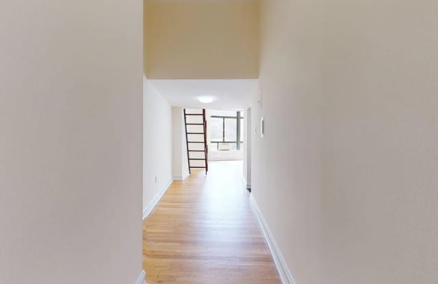 4 Astor Pl Gallery 2