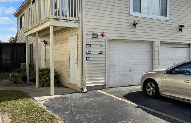Spacious 2 bedroom/1 Bathroom End Unit Upstairs Condo. photos photos Spacious 2 bedroom/1 Bathroom End Unit Upstairs Condo. photos photos