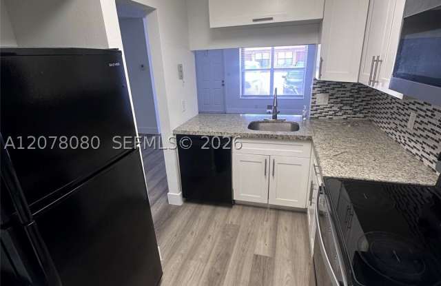 10049 Winding Lake Rd Gallery 4