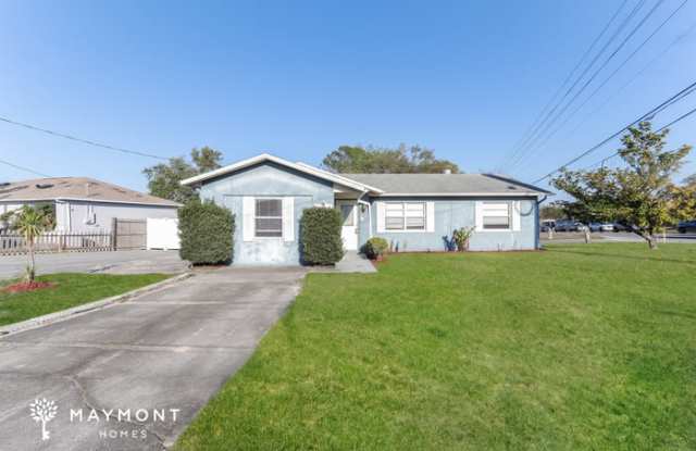 5004 Deltona Boulevard photos photos