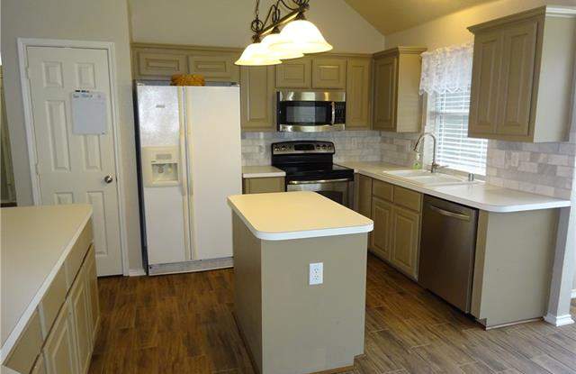 10804 Pineview Lane Gallery 2