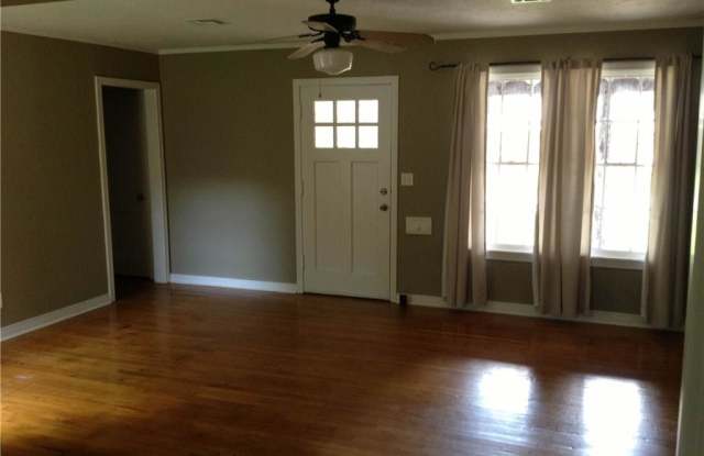 1121 E Louisiana Gallery 2