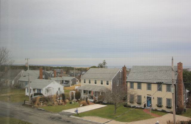 32 Tupper Ave *winter Rental Gallery 3