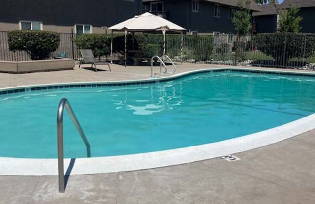 VALLEY VIEW APARTMENTS Gallery 1