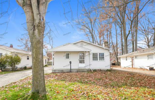 707 Stanford Avenue - 707 Stanford Avenue, Elyria, OH 44035