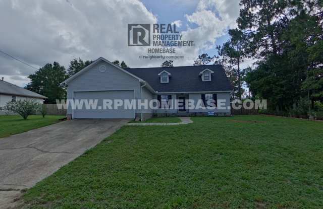 Charming 4-Bedroom Home with Spacious Yard and Bonus Rooms in Crestview photos photos