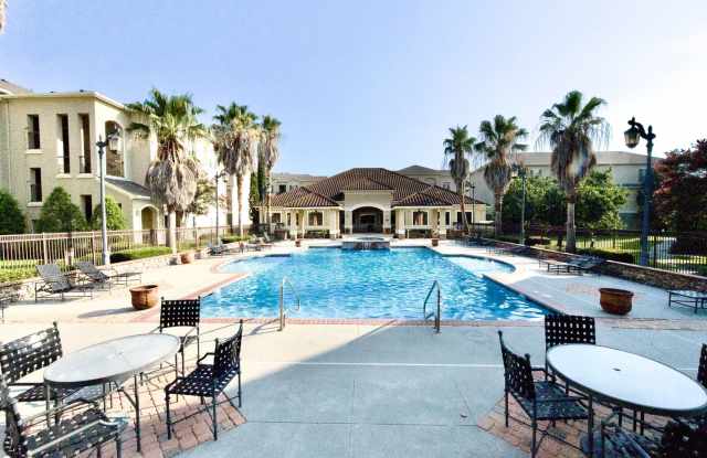 Luxury One Bedroom Condo Near Towne Center photos photos