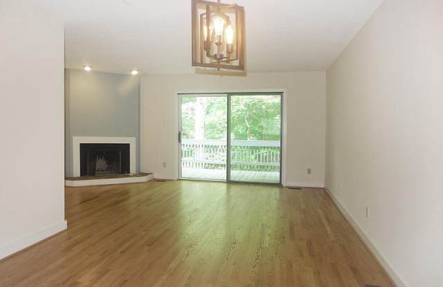 424 Fairoaks Circle Gallery 2