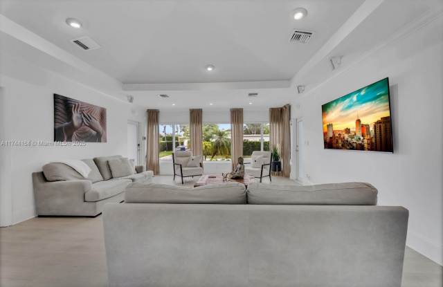 900 Surfside Blvd Gallery 4