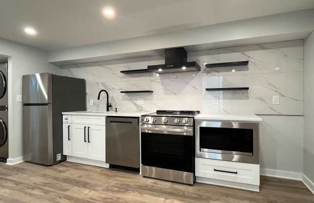 327 WHITTIER Street NW Gallery 3