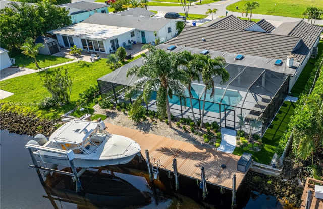 1575 Osprey Ave photos photos