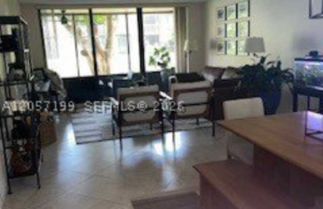 140 SW 96th Ter Gallery 2