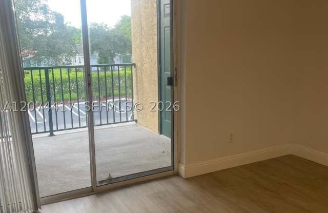 927 Riverside Dr Gallery 4