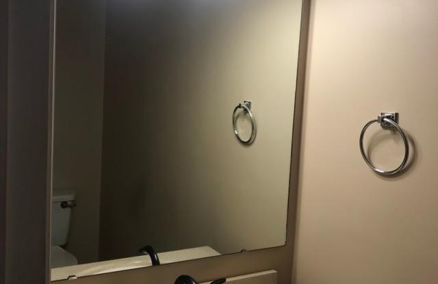 Nice 2 bedroom 2.5 bath town home in quiet neighborhood in town photos photos