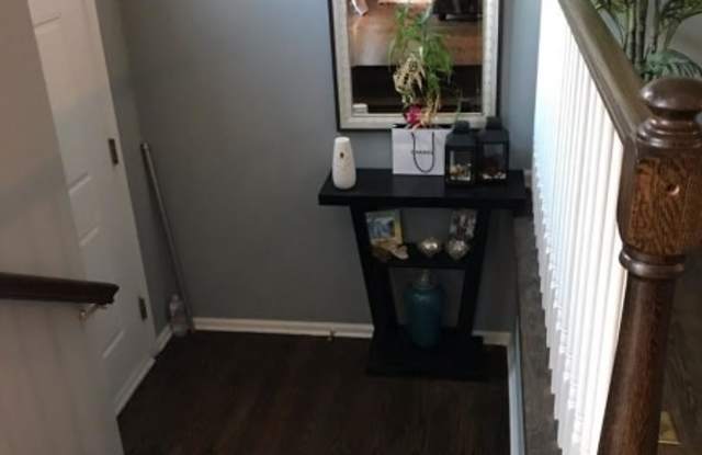 8 ALEXANDER CT Gallery 4