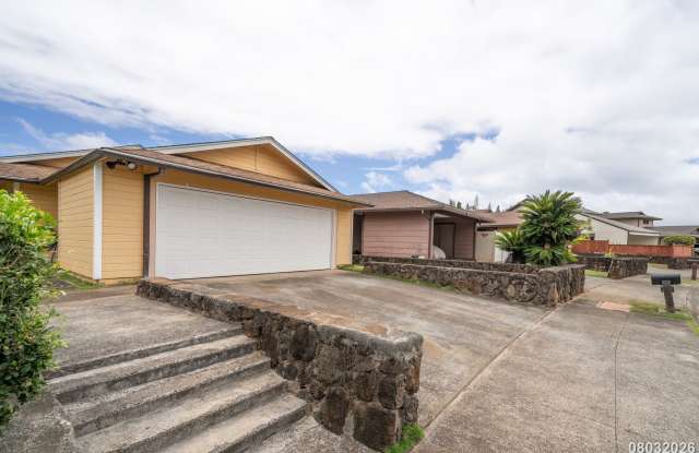 Available Now! 3 BD / 2 BA / 2 Car Garage Parking in Mililani Gallery 3