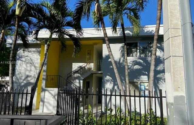 828 SW 20th Ave photos photos