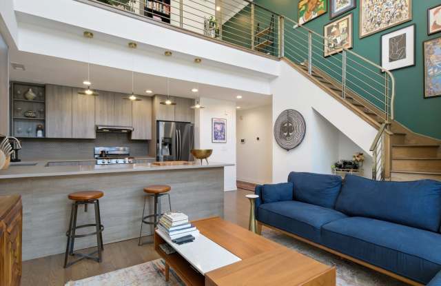 2027 W Race Avenue Gallery 4