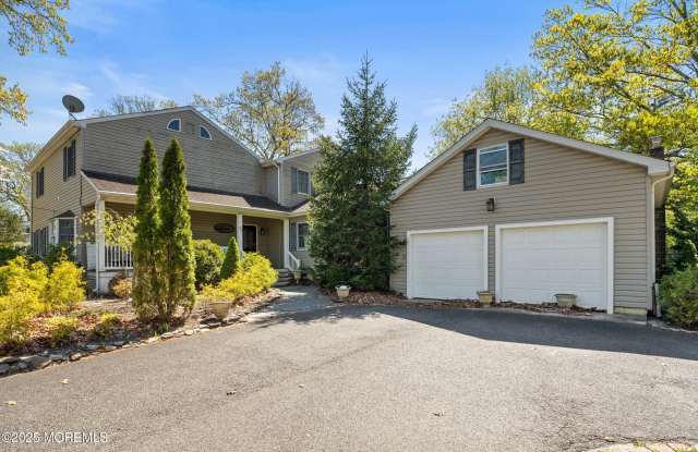 82 Larkin Place - 82 Larkin Place, Oakhurst, NJ 07755