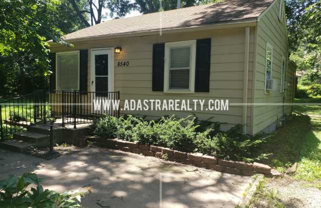 Adorable North Overland Park Home-Available NOW!! - 8540 England Street, Overland Park, KS 66212