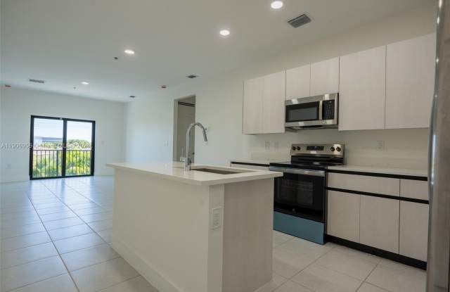 8001 NW 41st St photos photos