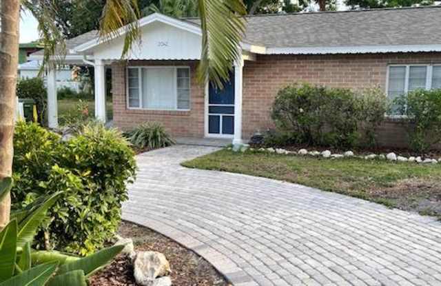 2042 Rose Street photos photos