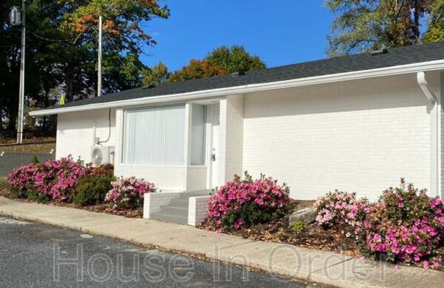 790 N Grove St. - 790 North Grove Street, Hendersonville, NC 28792