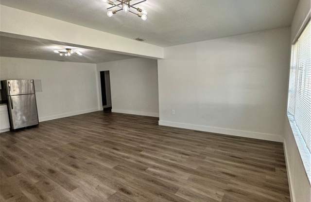 1675 Temple Terrace Gallery 2