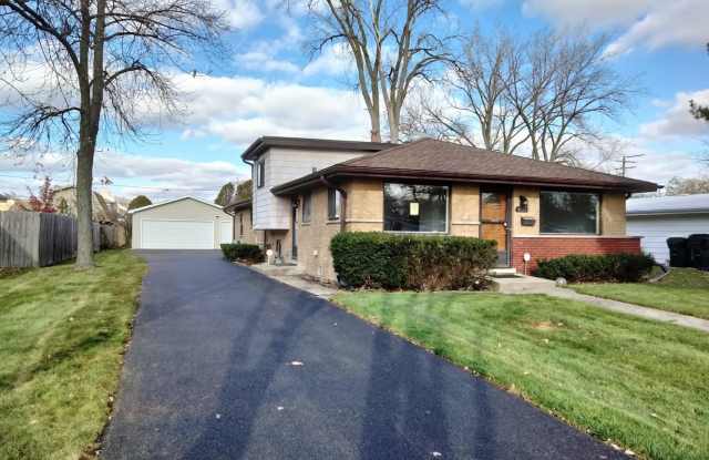 4626 Larch Avenue - 4626 Larch Avenue, Glenview, IL 60025