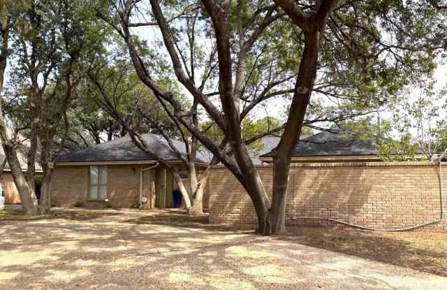4504 Lennox Dr Gallery 1