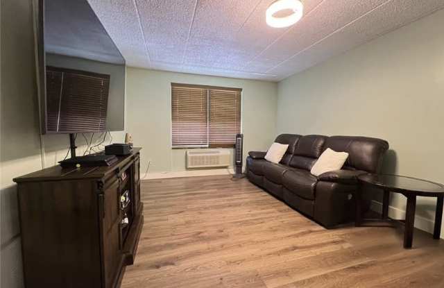 490 Clove Rd Apt 1E Gallery 1