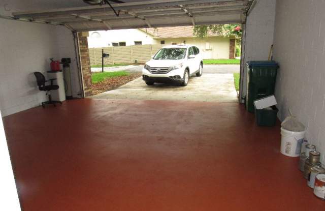 696 Barrington Circle Gallery 2