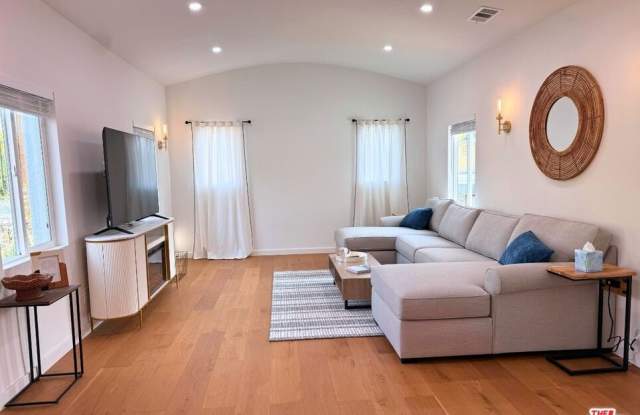 4879 Hartwick St photos photos