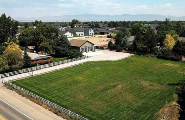 Unique Acreage Property with Shop Space & Business Space Potential | South Meridian Gallery 3