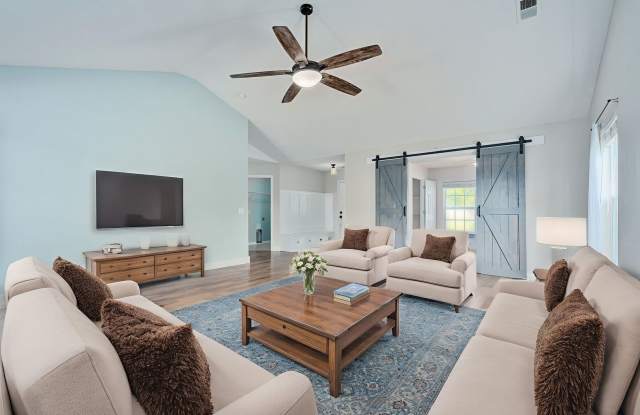 Spacious Home Near Downtown Summerville! - 419 Dovetail Circle, Summerville, SC 29483