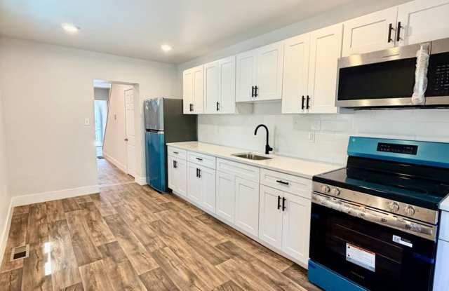 Pet-Friendly 3-Bedroom Home with Central A/C, In-Unit Laundry photos photos