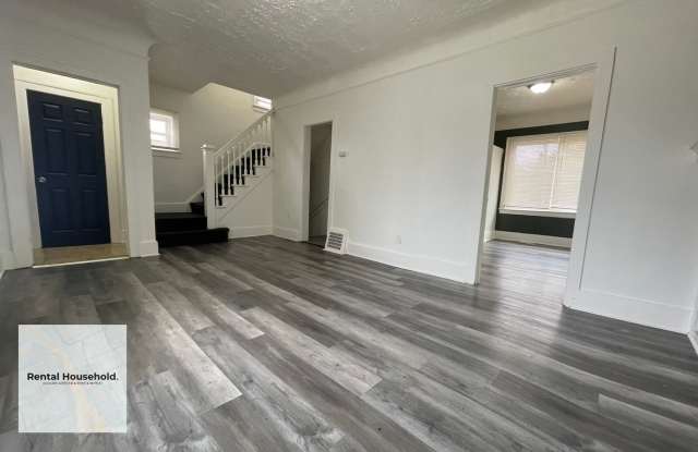 Huge 4 Bedroom Colonial photos photos