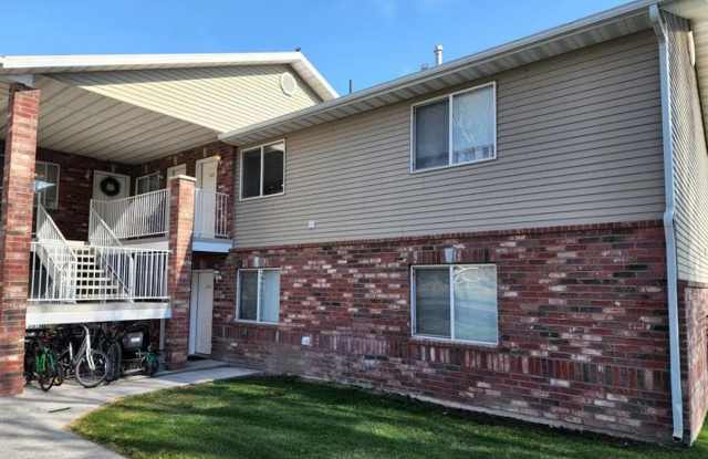 2 Bed 1 Bath Upper Condo - with Optix internet and washer and dryer included photos photos