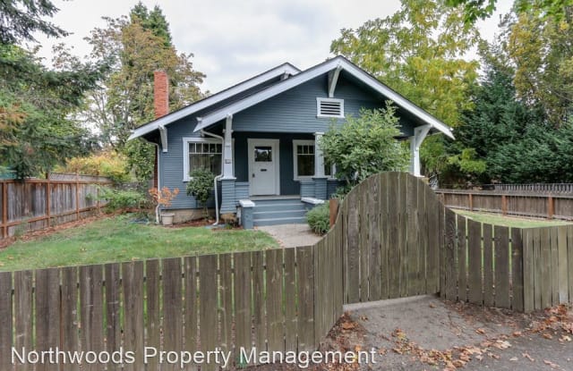 931 W 11th Avenue - 931 West 11th Avenue, Eugene, OR 97402