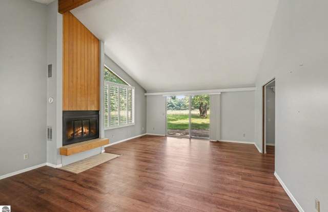 981 Meadowbrook Drive Gallery 4
