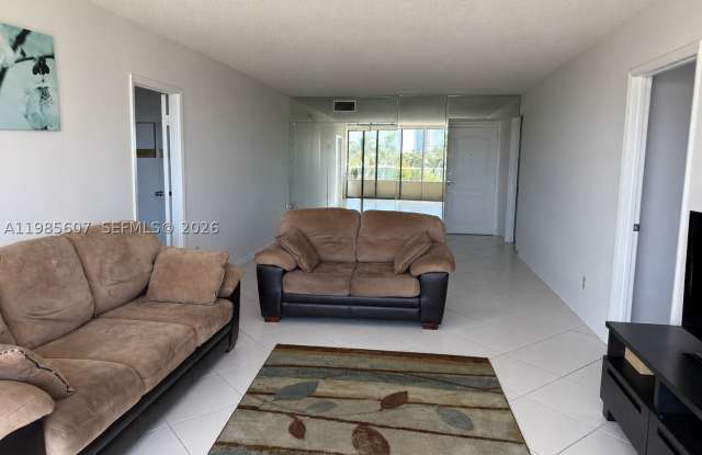 3675 N Country Club Dr Gallery 4