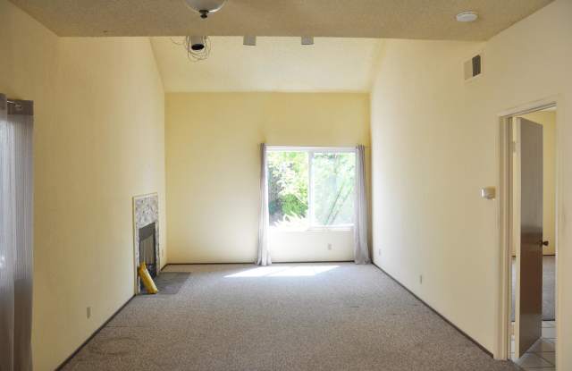 35964 Killorglin Common Gallery 2