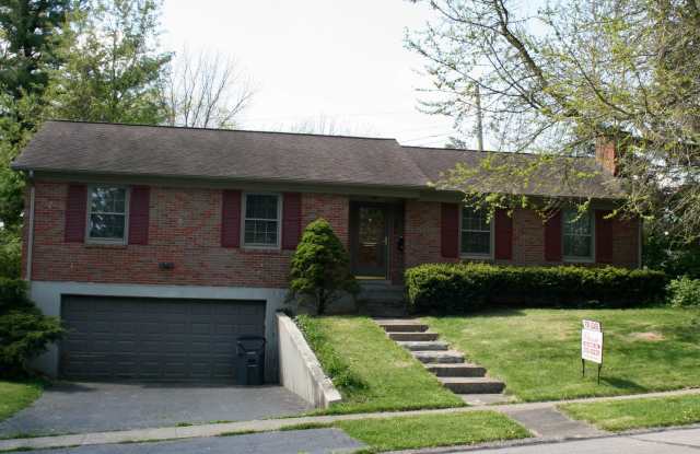 Lansdowne home with easy access to Nicholasville Rd  260602 photos photos