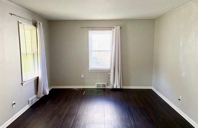402 Kensington Avenue Gallery 2