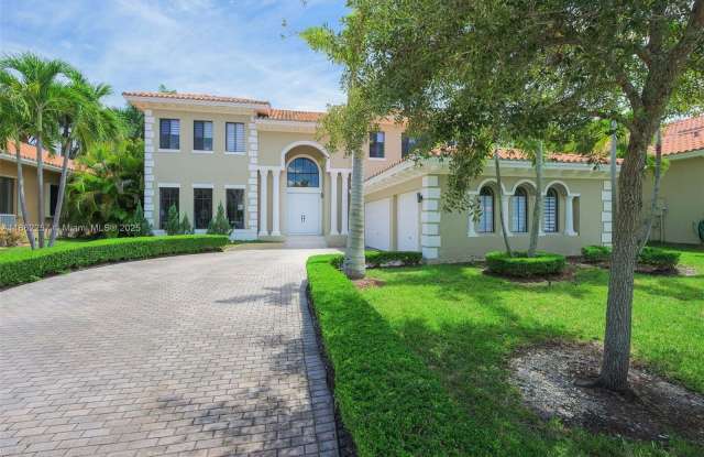 7512 SW 187th St photos photos