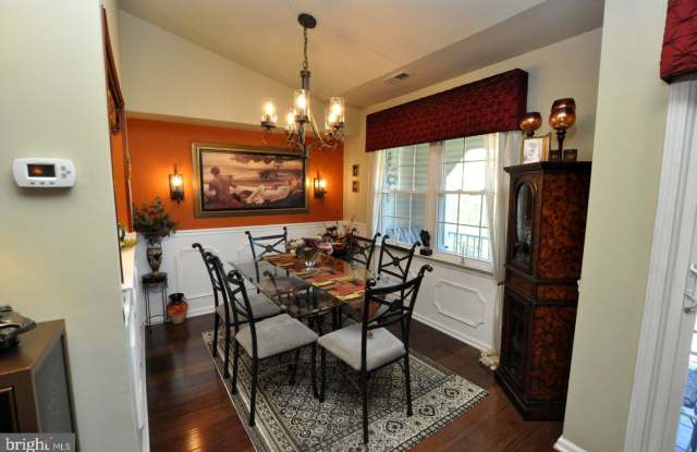 8406 CYPRESS COURT Gallery 3