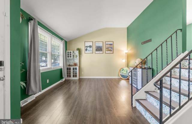406 MEMORIAL Avenue Gallery 3