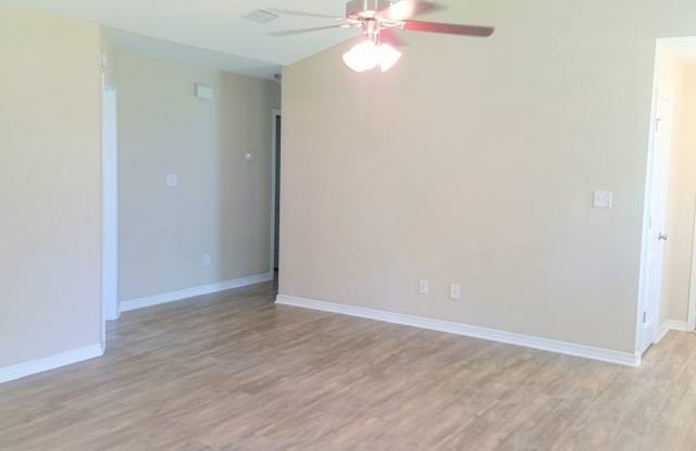 Adorable home steps from Wolf Bay! photos photos