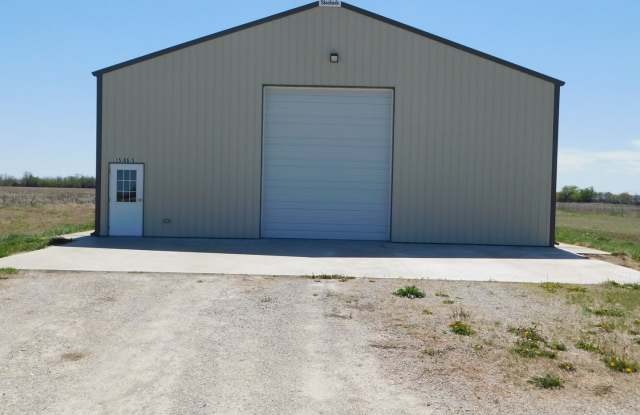 One of a kind shouse (shop + house) in Benton! photos photos